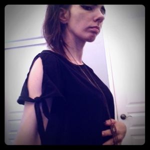 Open shoulder black tee